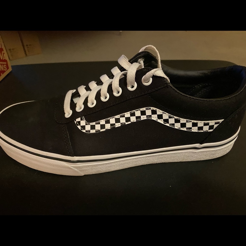 Van’s 10.5  in great shape. Minimally worn.